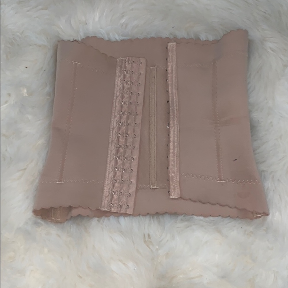 Waist cincher